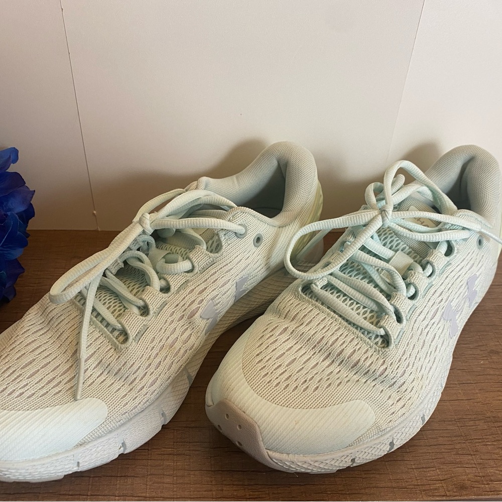 Under Armour Light Green Athletic Shoes